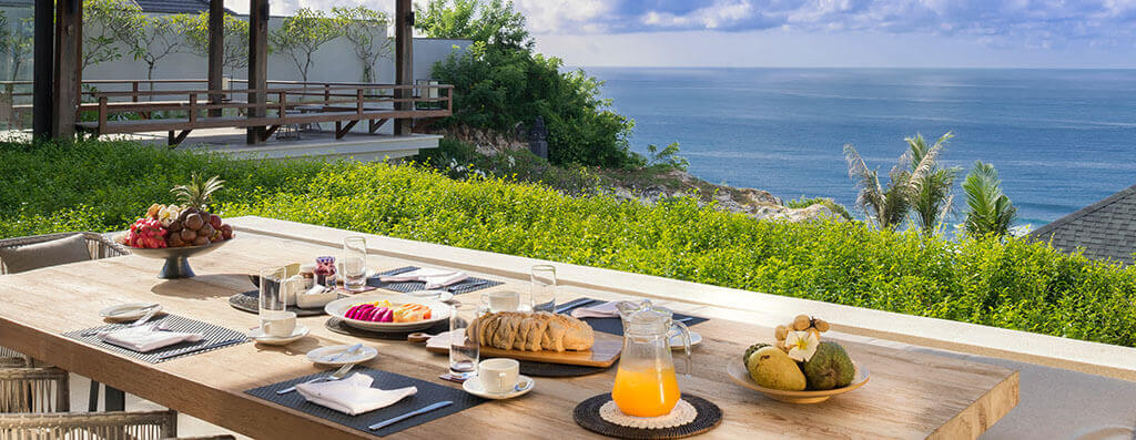 Sohamsa Estate - Villa Soham - Breakfast with a view